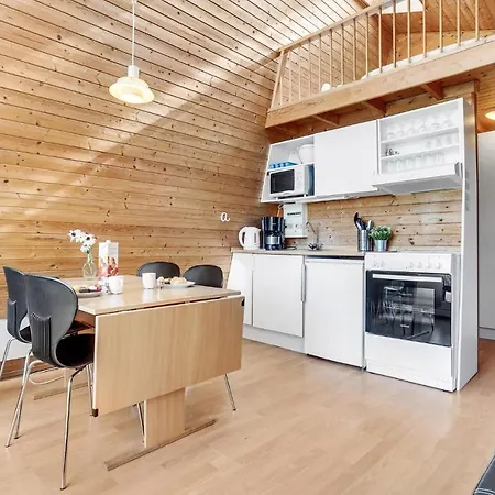 Feriehus 2 Bedroom Cozy In